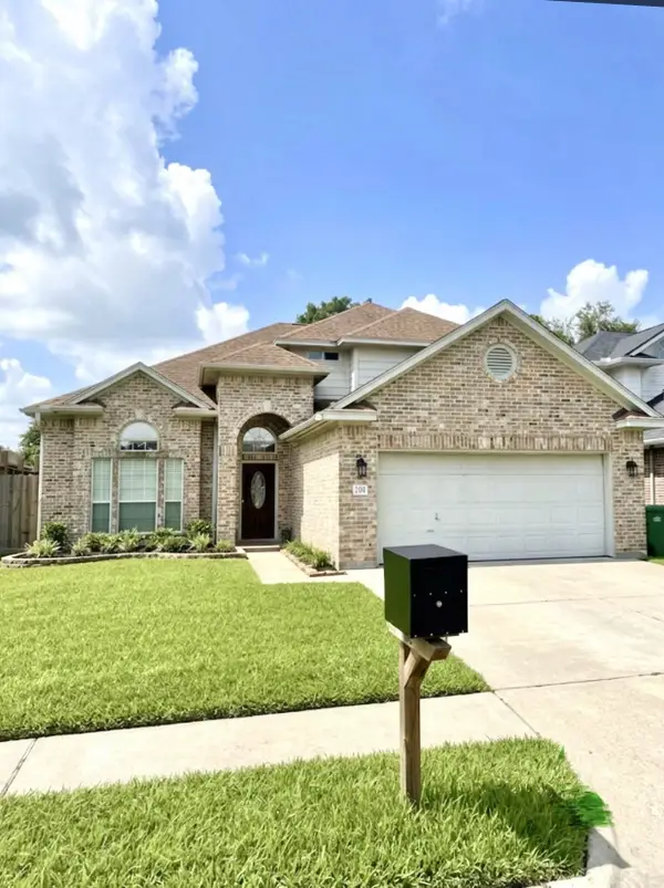 708 Prairie Lane, Angleton, TX 77515