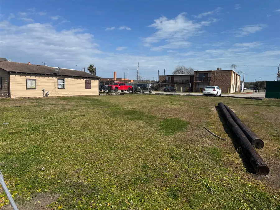 19-- 44th, Galveston, TX 77550 - Image #2