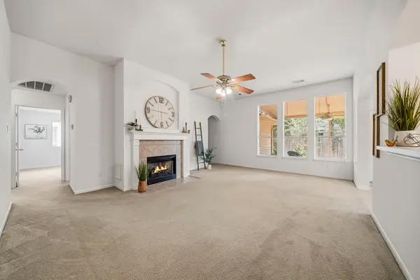 16831 Dunbar Grove Ct, Sugar Land, TX 77498