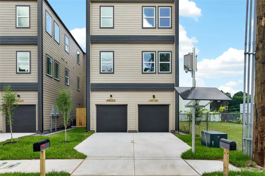 4824 Creekmont Drive #C-D, Houston, TX 77091 - #3
