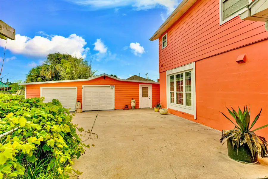 6116 Avenue Q 1/2, Galveston, TX 77551 - Image #2