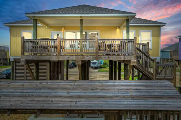 2294 E Lobster, Crystal Beach, TX 77650