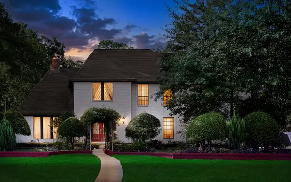 319 S Rivershire Drive, Conroe, TX 77304