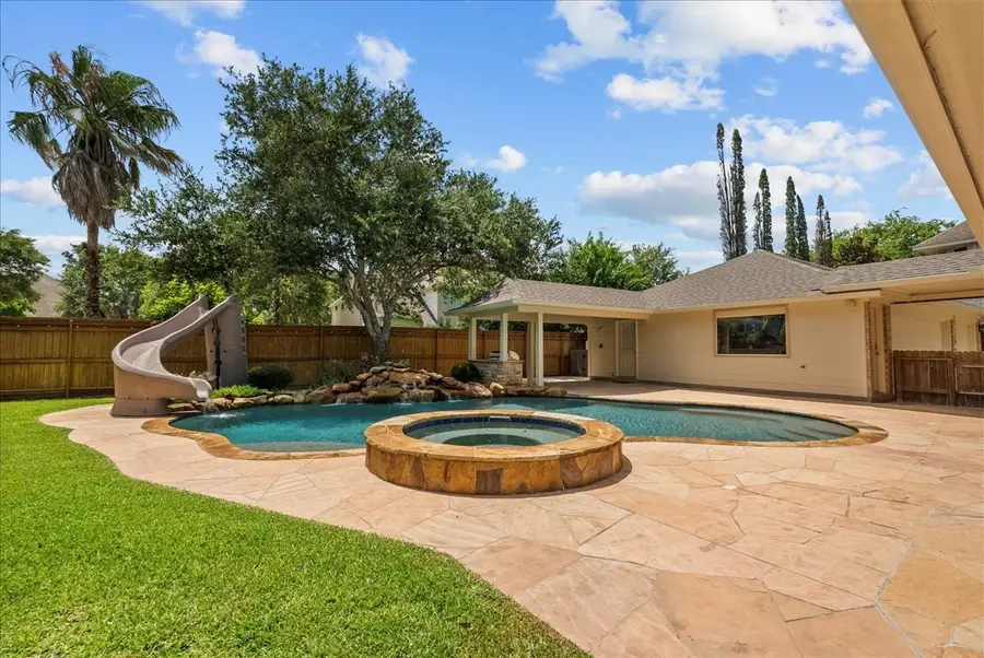 4303 Monarch Drive, Sugar Land, TX 77479 - Image #2