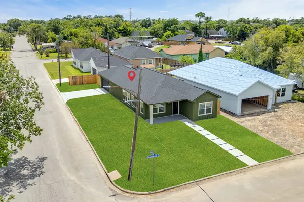1301 Hawthorne Street, Baytown, TX 77520
