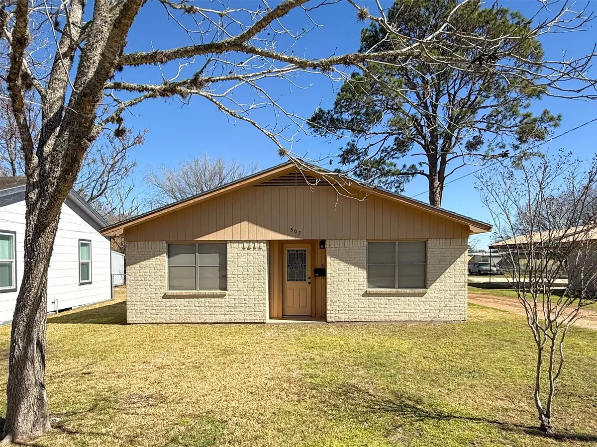 503 S Texana Street, Hallettsville, TX 77964 - #1