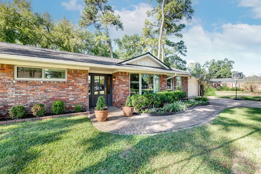 1827 Peer Drive, Houston, TX 77043 - Image #2