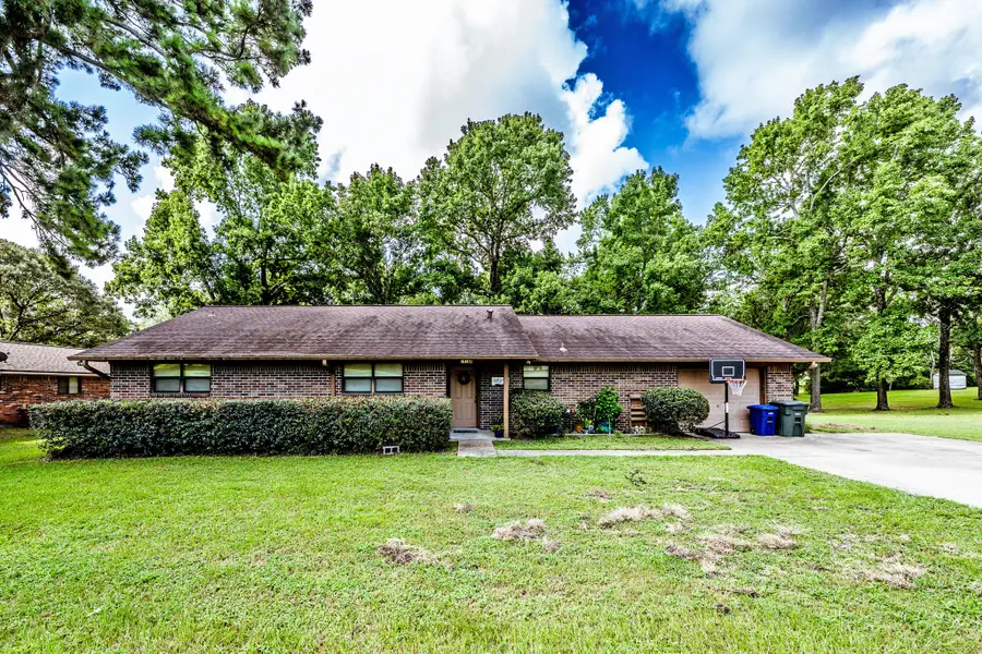 3304 Parr Dr, Huntsville, TX 77340 - Image #2