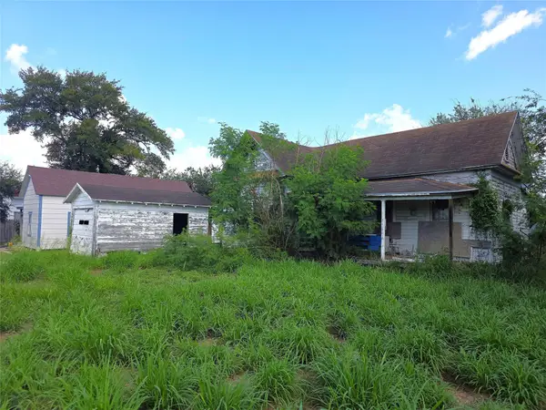 218 W Lott Avenue, Kingsville, TX 78363