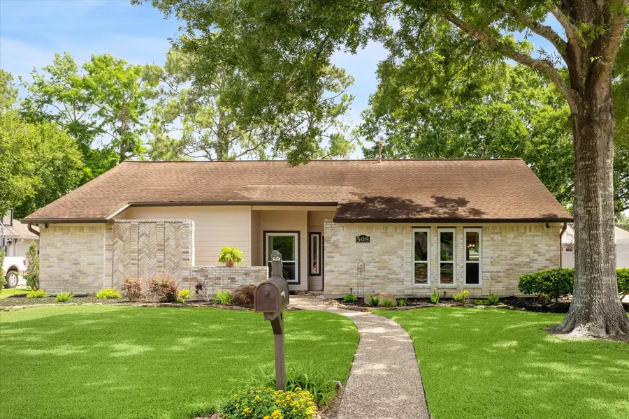 508 Williamsburg Circle, Friendswood, TX 77546 - Image #3