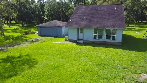 3067 County Road 580, West Columbia, TX 77486