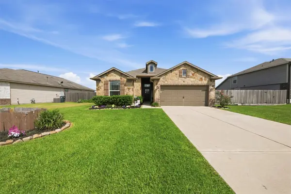 213 White Wing Lane, Sealy, TX 77474