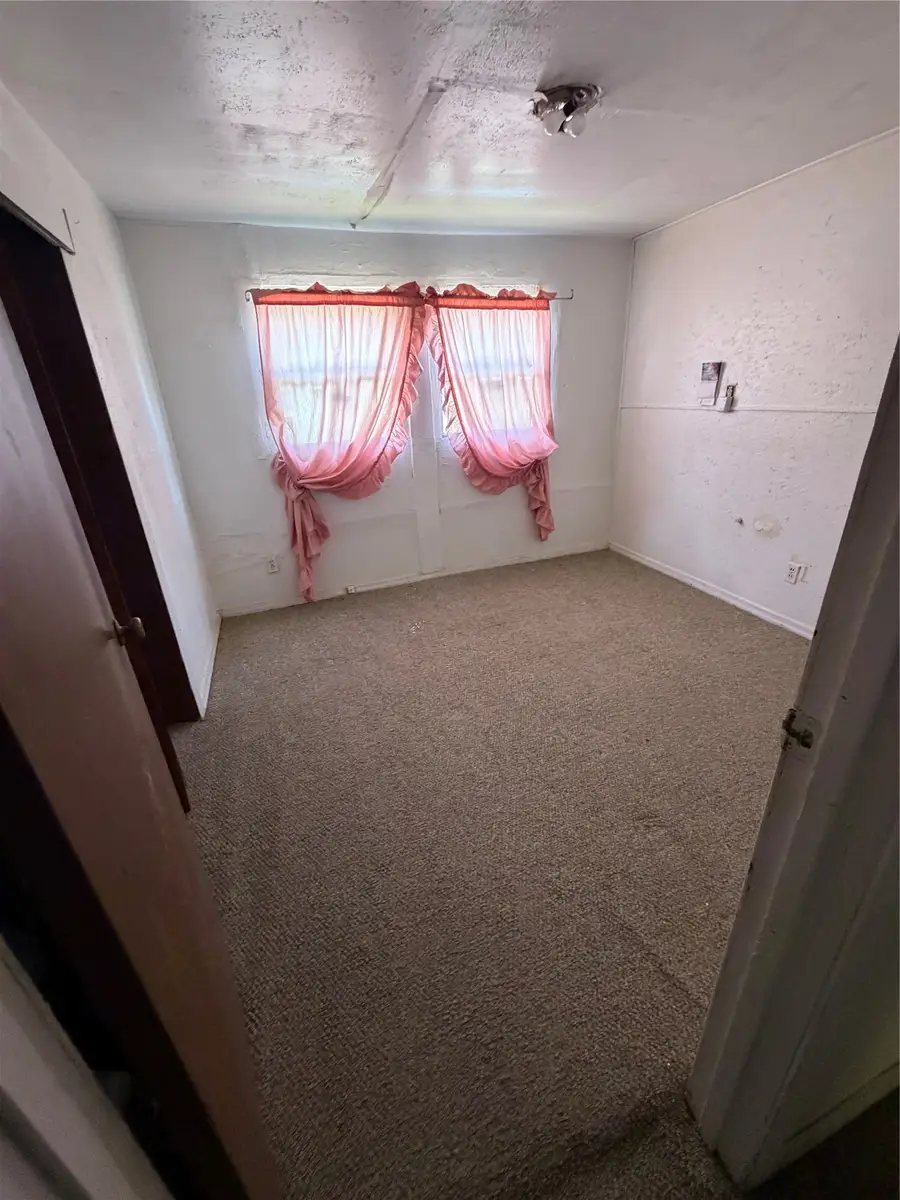 9422 Coffee Street, Houston, TX 77033 - #2