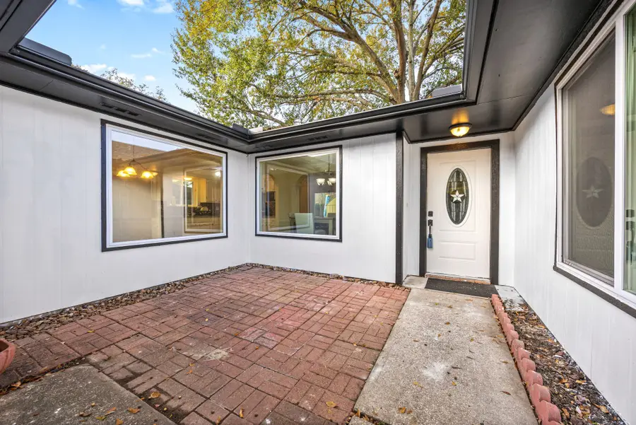 5715 Walnutgate Drive, Spring, TX 77373 - Image #2