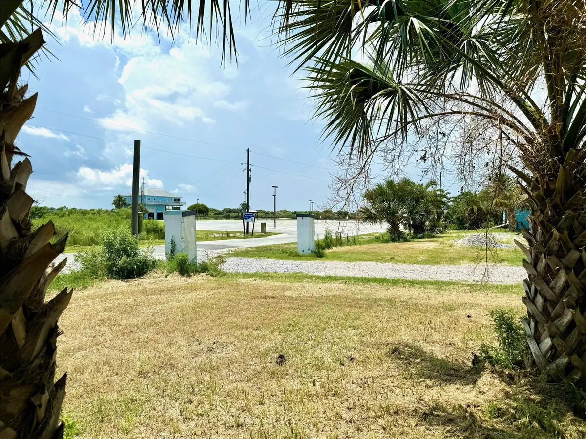 1716 Garth Avenue, Gilchrist, TX 77617 - Image #1