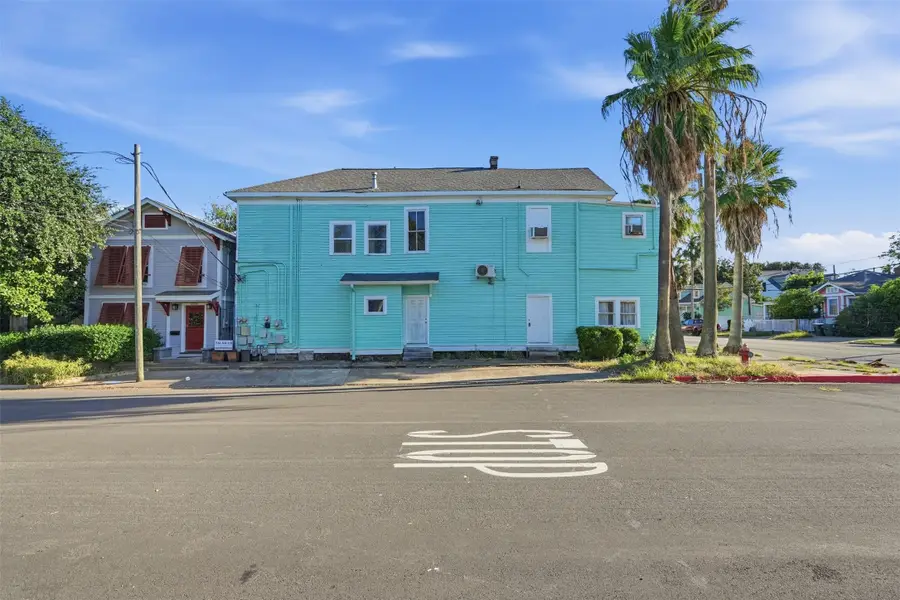 2025 Ave N 1/2, Galveston, TX 77550 - #2