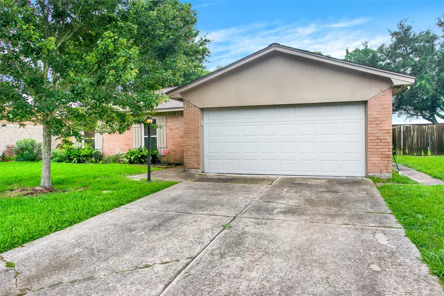 6219 Silver Leaf Drive, League City, TX 77573 - Image #2