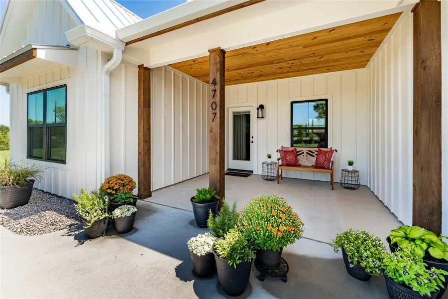 4707 Guenther Road, La Grange, TX 78945 - Image #2