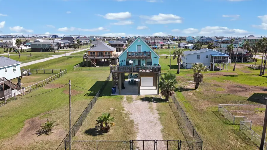 422 Jettyview Road, Surfside Beach, TX 77541 - Image #2