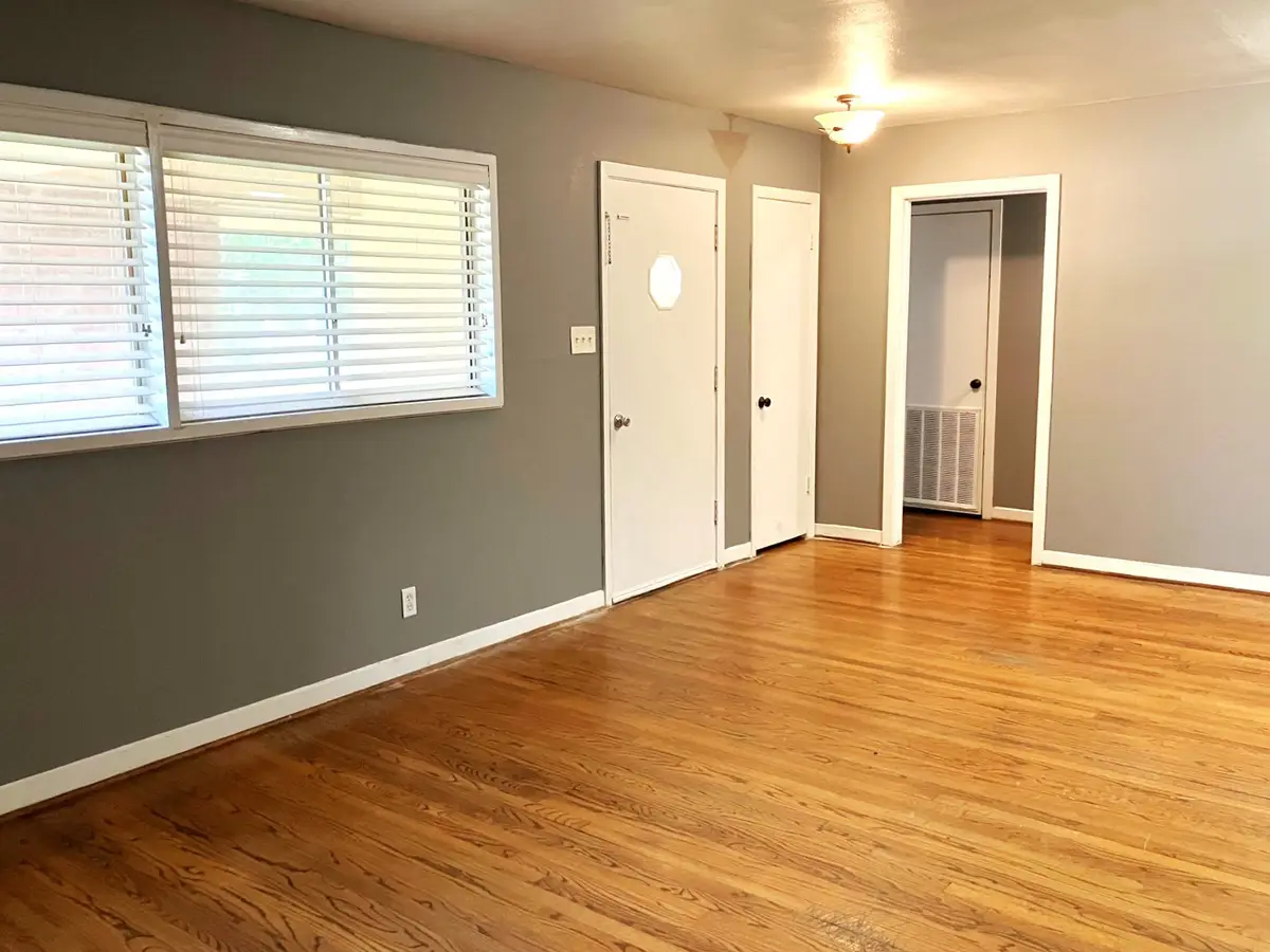 118 Poinsetta Street, Lake Jackson, TX 77566 - Image #1