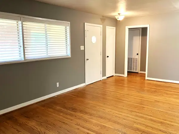 118 Poinsetta Street, Lake Jackson, TX 77566