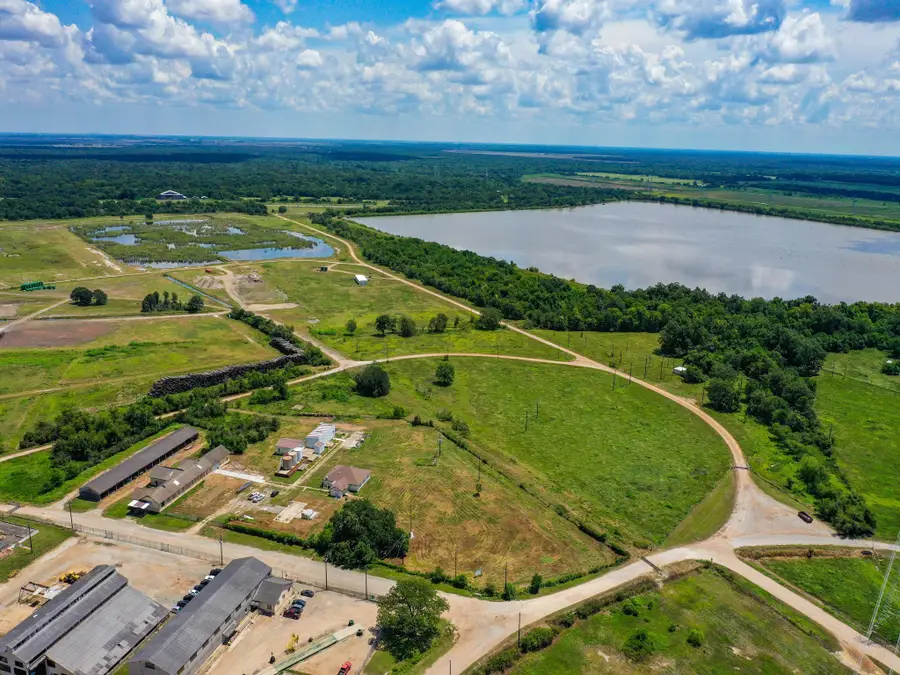 303 Vat Road, Boling, TX 77420 - Image #3