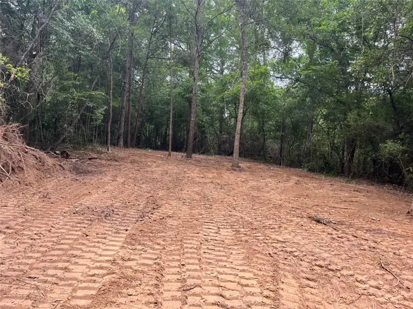 418 Road 2673, Cleveland, TX 77327