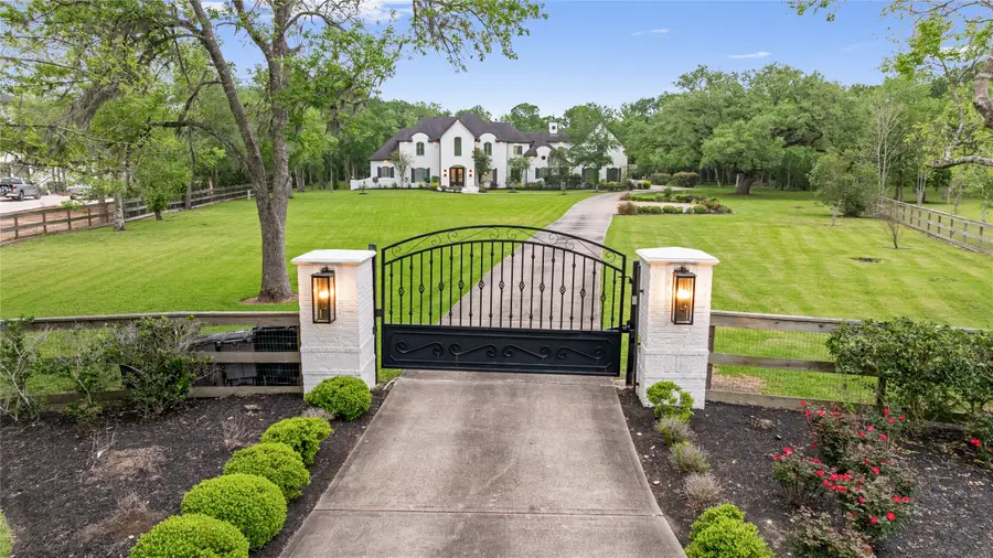 8619 Hidden Hollow Court, Missouri City, TX 77459 - Image #2