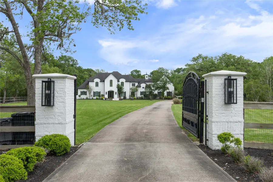 8619 Hidden Hollow Court, Missouri City, TX 77459 - Image #3