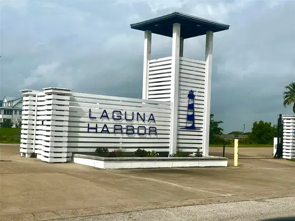 1812 Laguna Harbor Estate Boulevard, Galveston, TX 77650