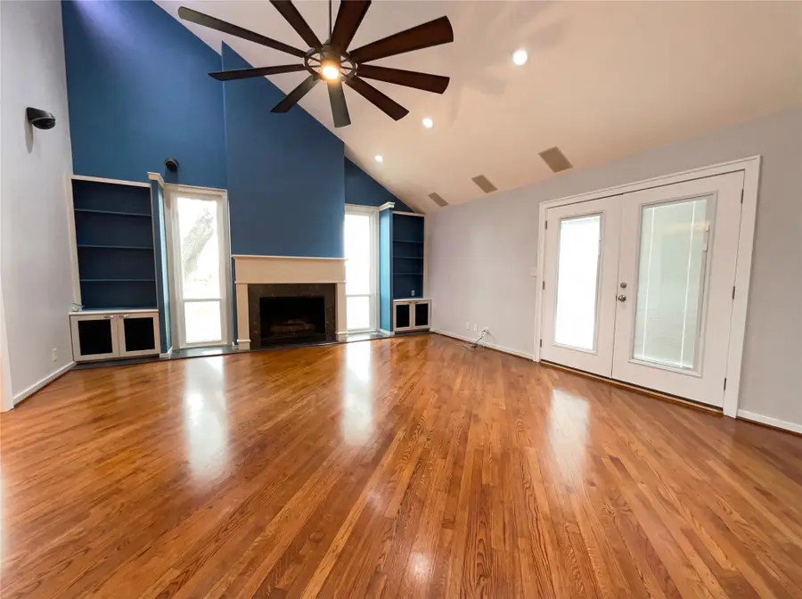 2194 Twin Lakes Boulevard, West Columbia, TX 77486 - Image #3