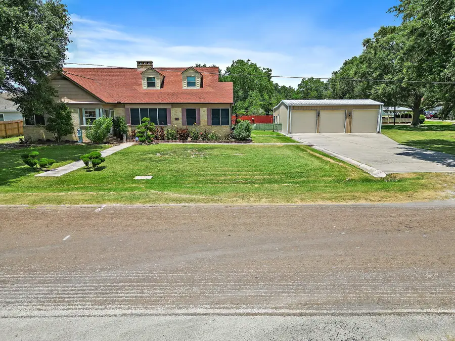 405 Park Street, Anahuac, TX 77514 - Image #2