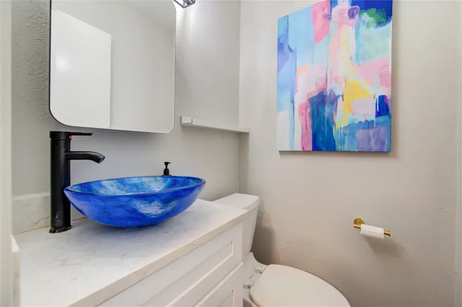 939 Wax Myrtle Lane, Houston, TX 77079 - Image #3