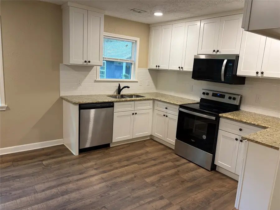 184 Hall Drive S, Montgomery, TX 77316 - #3