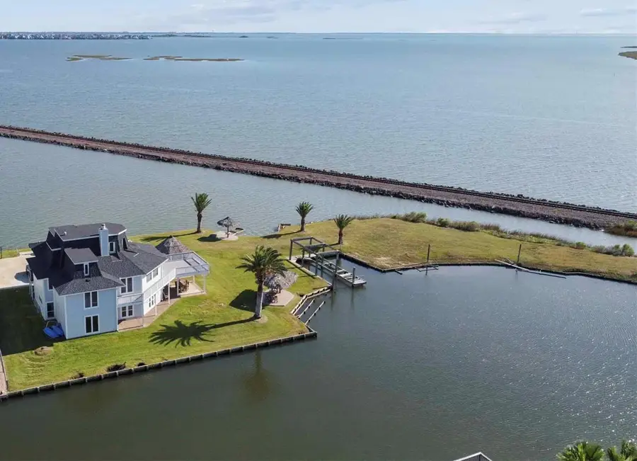 1318 Blue Heron Street, Bayou Vista, TX 77563 - #2