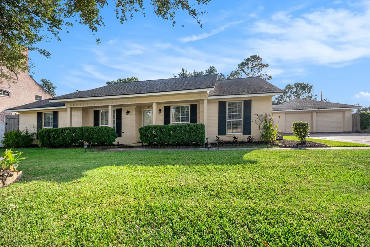 1806 Mcginnis Drive, Pearland, TX 77581 - Image #1