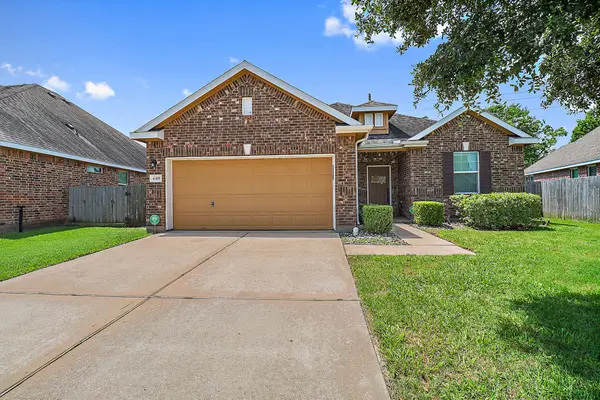 4418 Legends Bay Drive Drive, Baytown, TX 77523