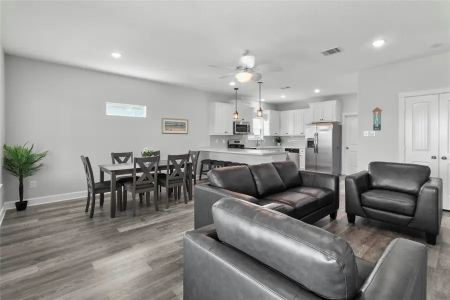 206 San Luis Boulevard, Freeport, TX 77541 - Image #2