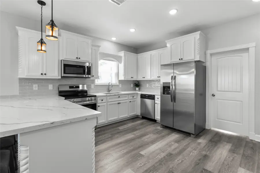 206 San Luis Boulevard, Freeport, TX 77541 - Image #3