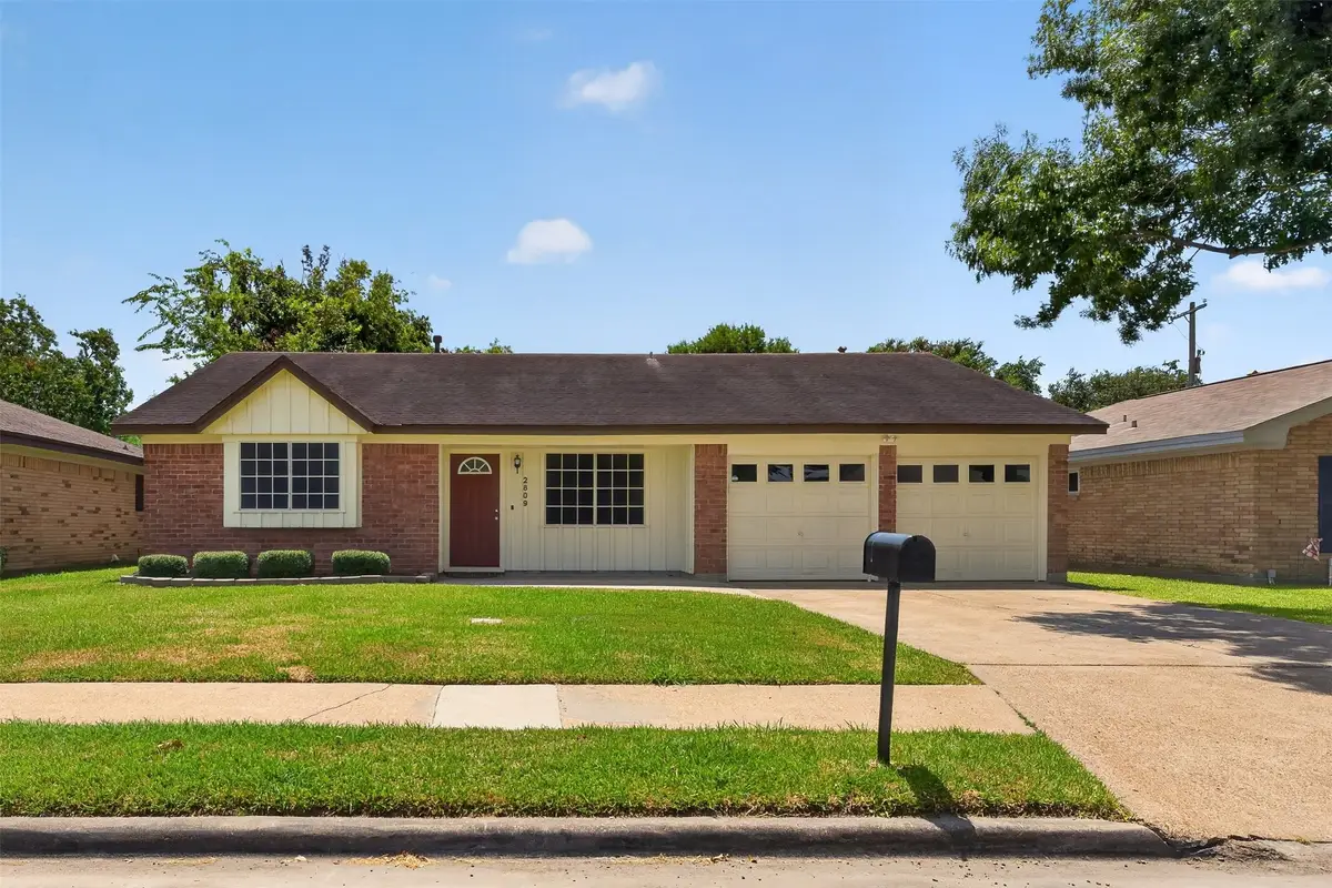 2809 3rd Avenue N, Texas City, TX 77590 - #1