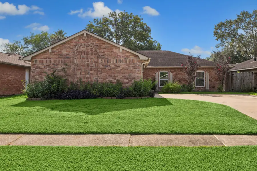 2427 Heritage Bend Drive, Webster, TX 77598 - #2
