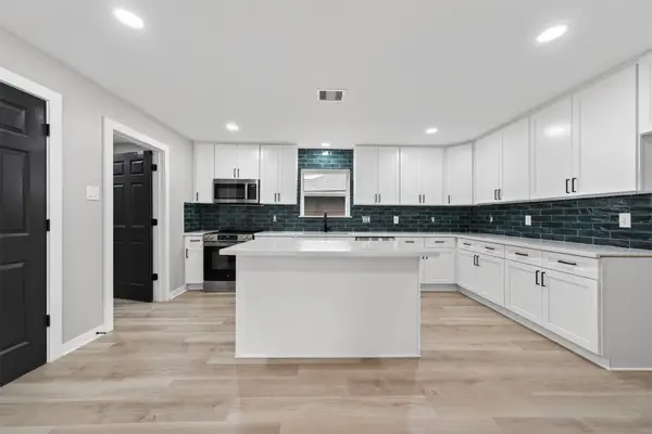 6026 Ridgeway Drive, Houston, TX 77033