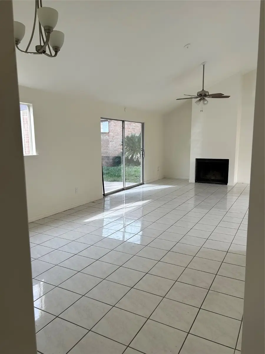 6354 Ivyknoll Drive, Houston, TX 77035 - Image #3