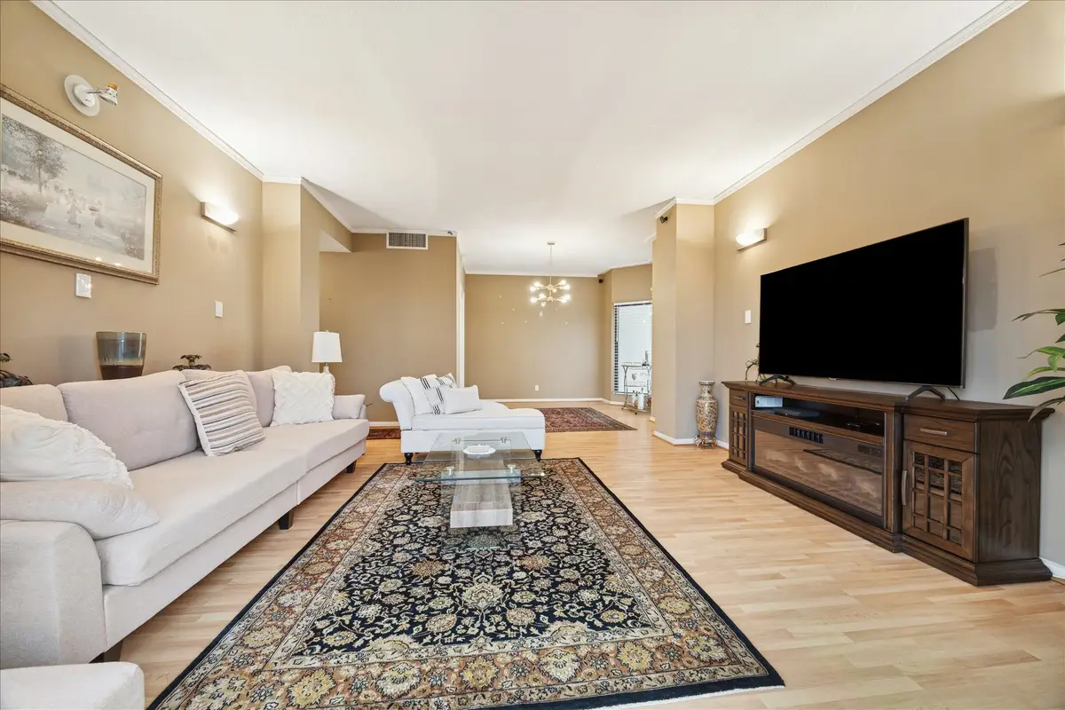 661 Bering Drive #709, Houston, TX 77057 - #1