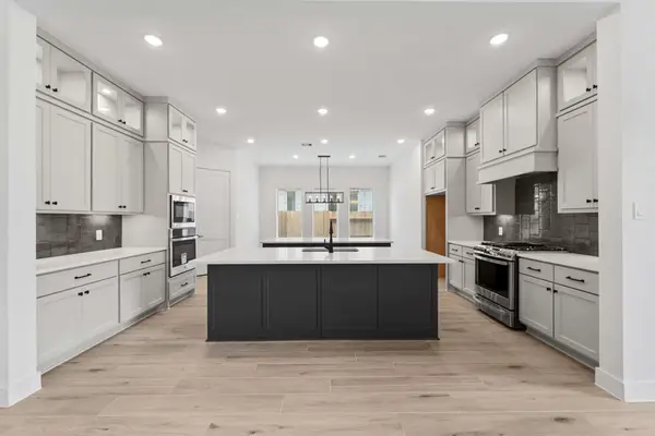 16008 Mahogany Mist Drive, Conroe, TX 77302