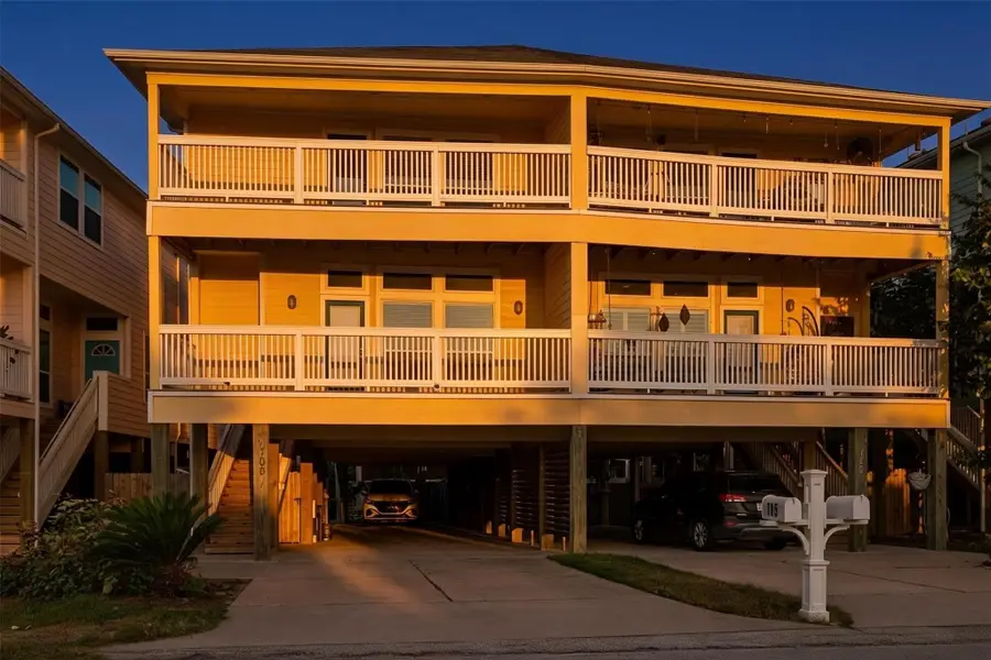 705 N Bayshore Drive, La Porte, TX 77571 - #2