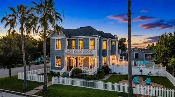 1728 Avenue M, Galveston, TX 77550