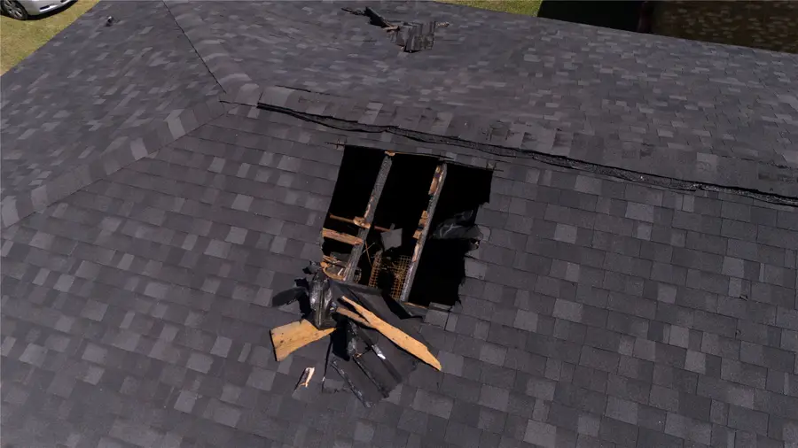 512 W Mimosa Street, Angleton, TX 77515 - #2