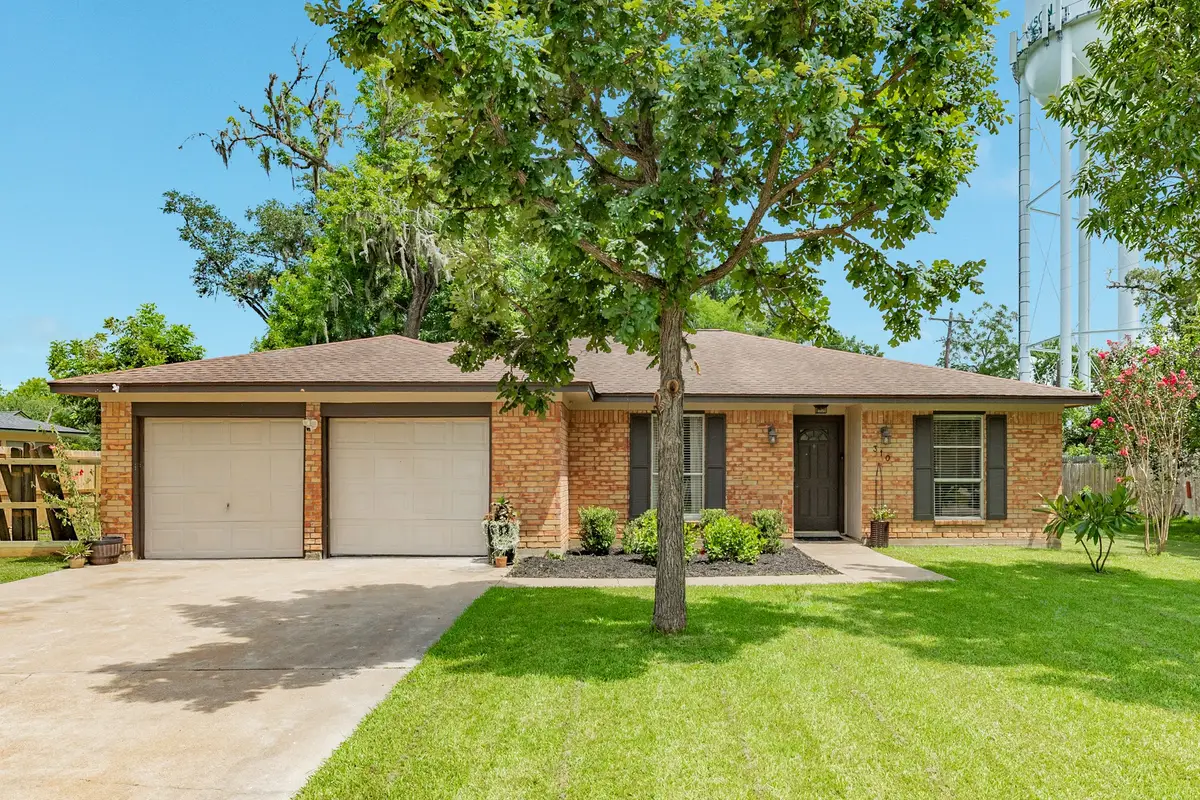 310 Dogwood Street, Lake Jackson, TX 77566 - #1