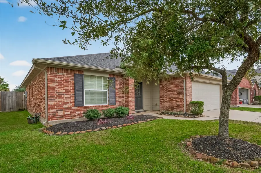 18 Carmel Chase Court, Manvel, TX 77578 - Image #2